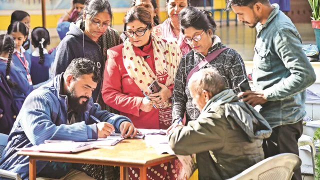  UP SIR ड्राफ्ट रोल LIVE अपडेट्स: ECI आज जारी करेगा ड्राफ्ट SIR वोटर लिस्ट 2026, करीब 3 करोड़ नाम हटने की संभावना