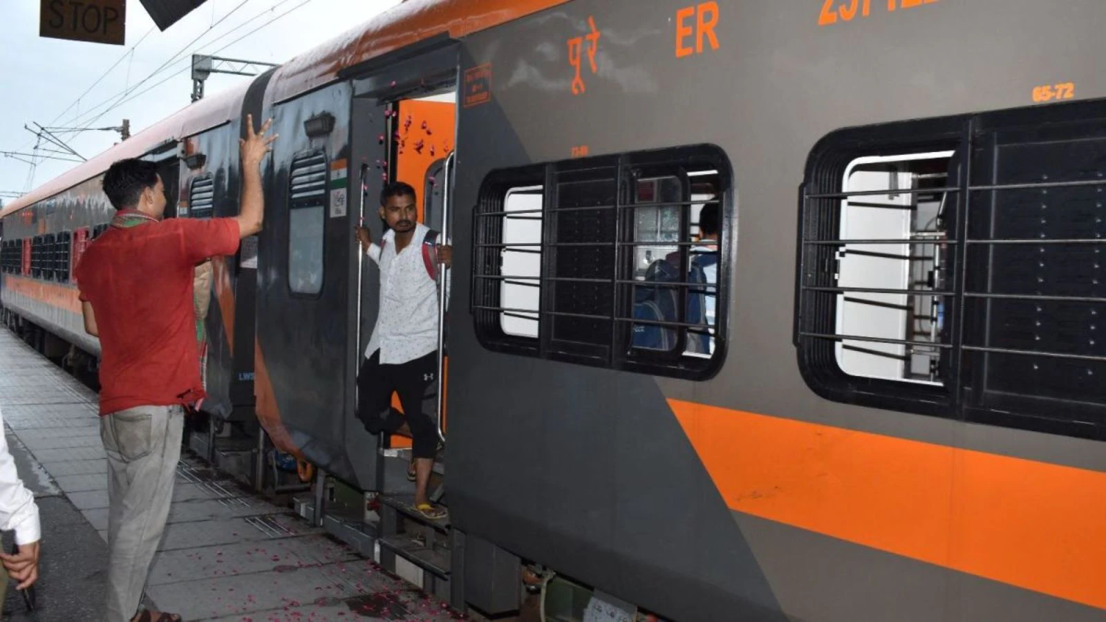 सियालदह-बनारस अमृत भारत एक्सप्रेस: ​​ट्रेन नंबर, रूट, स्टॉपेज, फ्रीक्वेंसी, टाइम टेबल