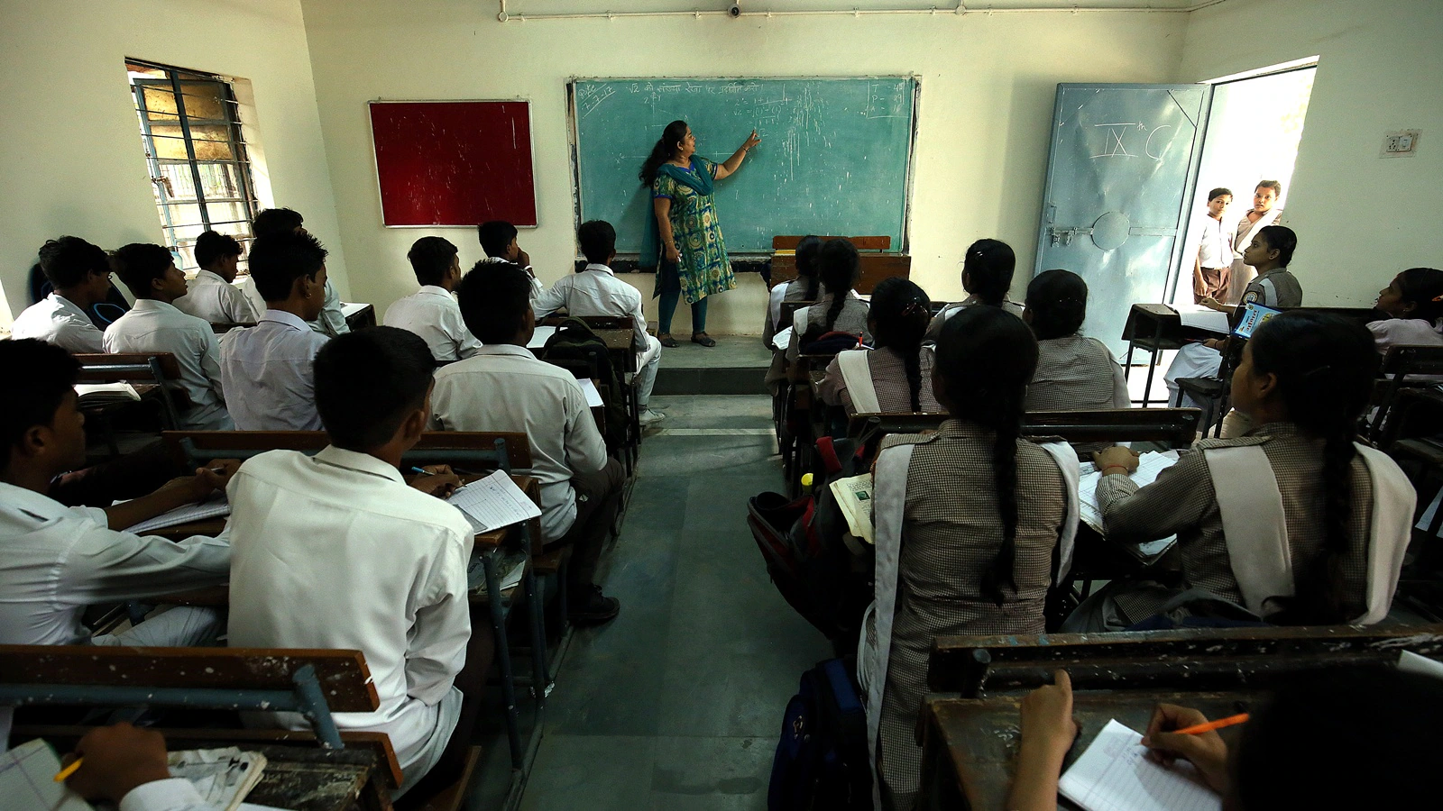 छत्तीसगढ़ में परीक्षा के सवाल से 'धार्मिक भावनाएं आहत' होने के बाद एक लापता पत्र के कारण हेडमिस्ट्रेस को सस्पेंड कर दिया गया।