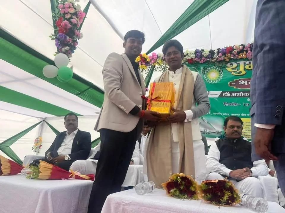 जद(यू) राष्ट्रीय महासचिव सुनील जी के पेट्रोल पंप “शुभम पेट्रो” का उद्घाटन, उपस्थित लोगों ने दी शुभकामनाएं