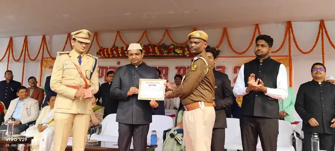 77वें गणतंत्र दिवस पर नालंदा के सोगरा हाई स्कूल मैदान में जिलाधिकारी कुंदन कुमार ने किया झंडोतोलन