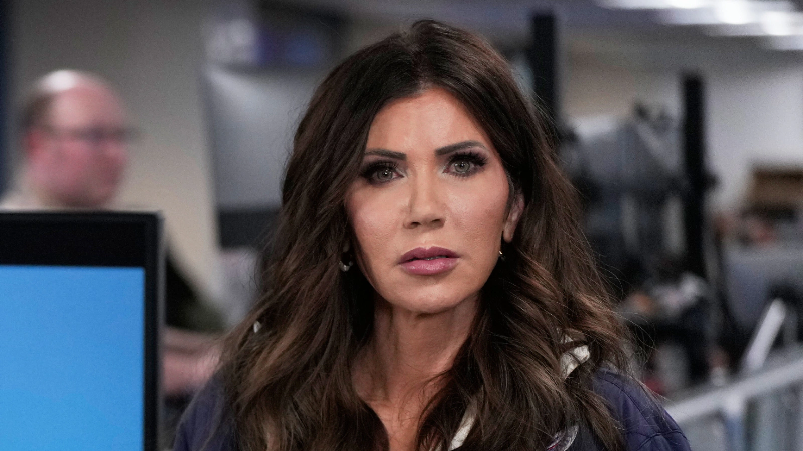 “कुछ रिपब्लिकन भी ‘अक्षम’ क्रिस्टी नोएम को हटाने की मांग में शामिल; हटाए जाने या महाभियोग के呼ल बढ़े आह्वान”