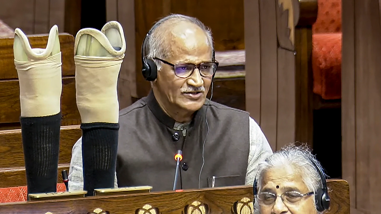 राज्यसभा में भावुक क्षण: टेबल पर नकली अंग रखकर सदानंदन मास्टर ने 1994 के हमले को लेकर CPM पर साधा निशाना