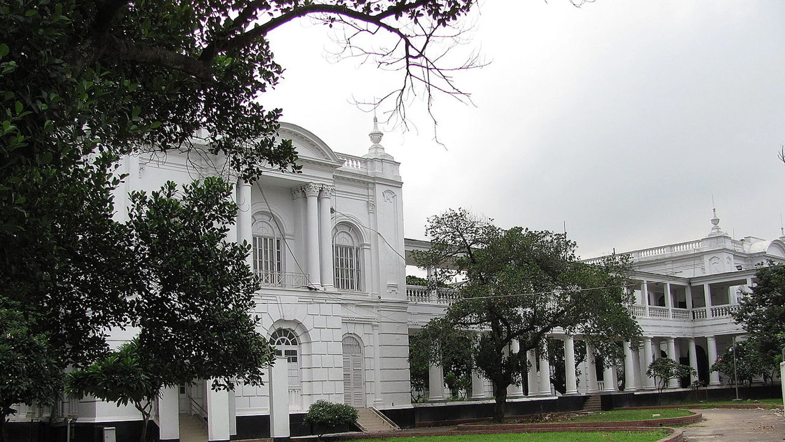 बांग्लादेश: ICT ने अशुलिया लिंचिंग और जलाने के मामले में पूर्व सांसद और 5 अन्य को मौत की सज़ा सुनाई