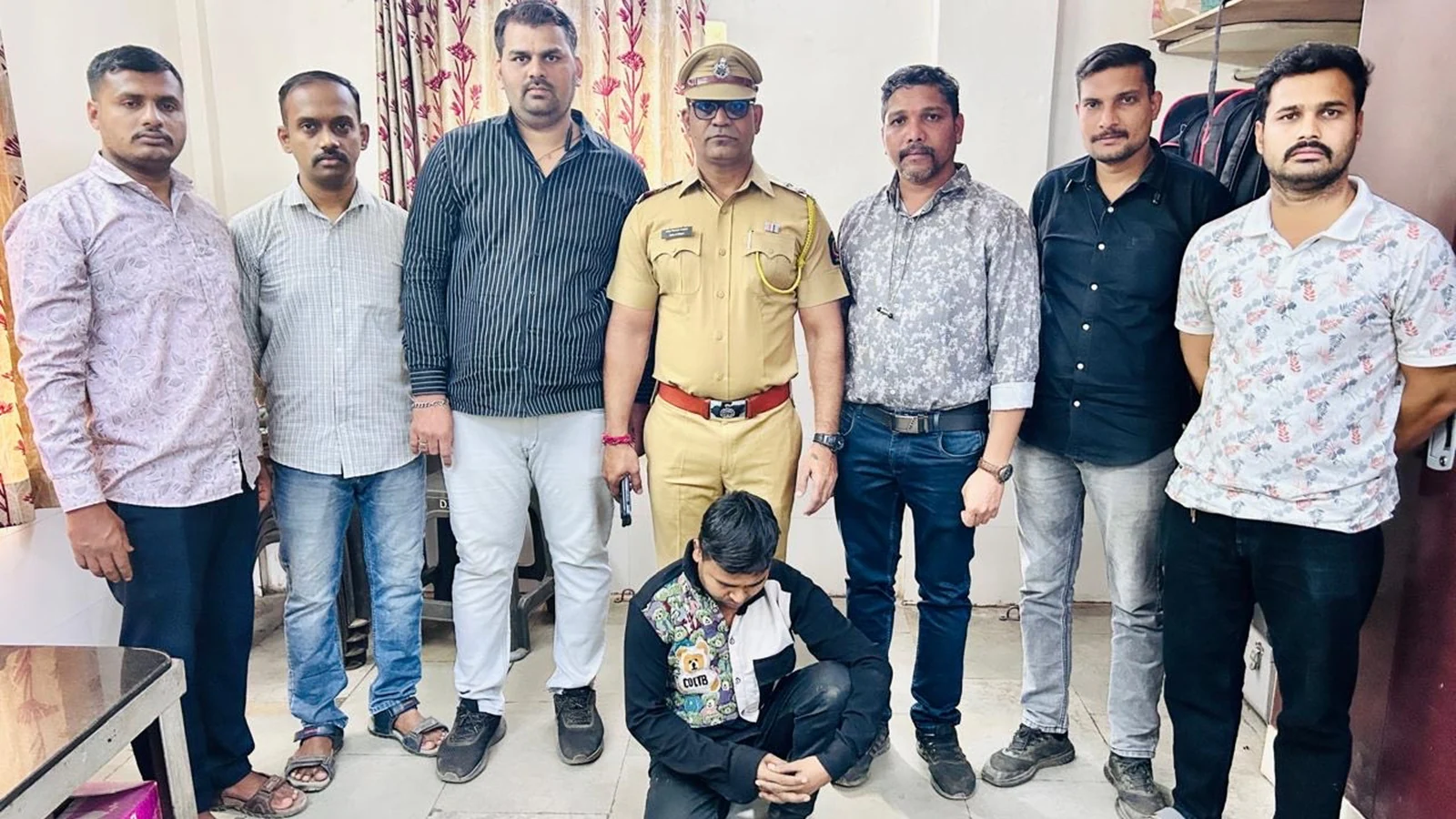 बांद्रा लोकल ट्रेन में झगड़े के दौरान फेंका पत्थर: राहगीर की रेटिना फटने से हालत गंभीर