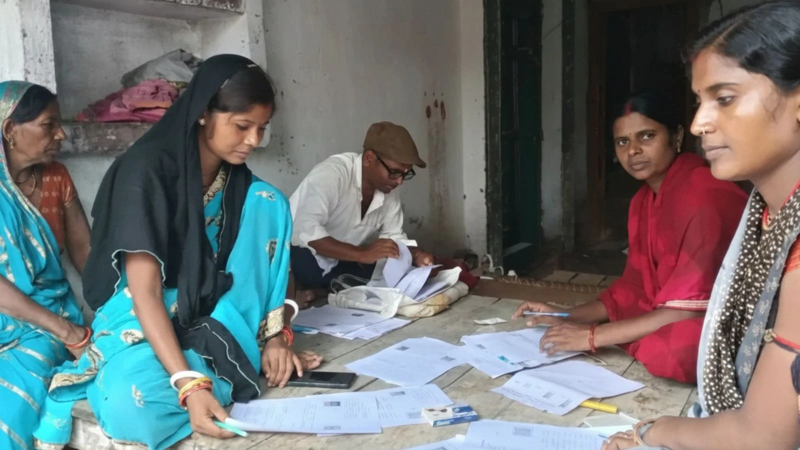 बंगाल में SIR विवाद: सिस्टम-ड्रिवन तरीके से लाखों मतदाताओं के नाम कटने की आशंका, EROs की भूमिका कमजोर