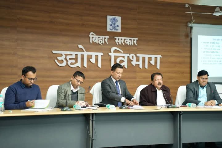 मंत्री दिलीप कुमार जायसवाल की अध्यक्षता में उद्योग विभाग की समीक्षा बैठक आयोजित की गई।