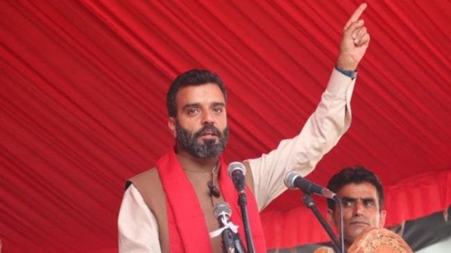 कश्मीर में छात्र आंदोलन का खतरा, घरों में नज़रबंदी का दौर – NC के रूहुल्लाह से लेकर PDP के पारा तक